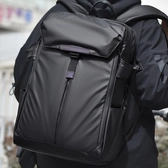Fekete vízálló többzsebes laptoptartós hátizsák