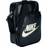Nike oldaltáska BA4270 019 fekete-fehér Nike oldaltáska BA4270 019 fekete-fehér