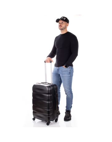 Travelway Bőrönd közép méret fekete színben