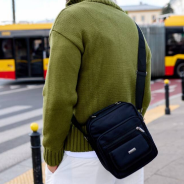  Férfi táska sok zsebbel