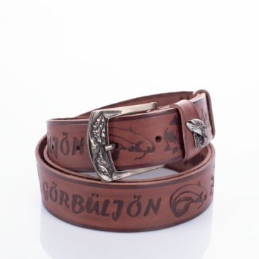 Horgász öv csuka mintával barna színben 135 cm-től 90 cm-ig