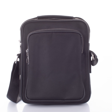 Férfi oldaltáska fekete színben