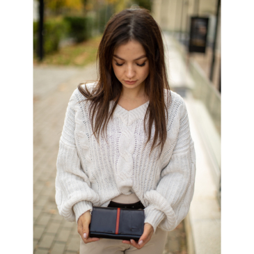 Sok kártyatartós valódi bőr pénztárca fekete színben díszdobozban