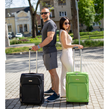Travelway Prémium Bőrönd Kabin méret Világoskék színben WIZZAIR méret