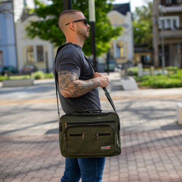 AdventureR Férfi válltáska Khakizöld színben 