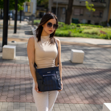 Silvia Rosa sokzsebes női oldaltáska 