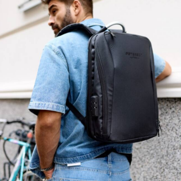 Tágas, Számzáras Laptop hátizsák  USB porttal és USB type C-vel - Peterson