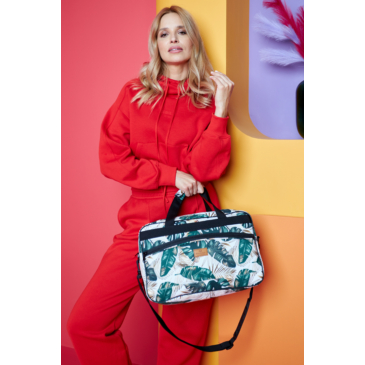 Könnyű Fedélzeti táska Ryanair fedélzeti ingyenes méret 40 x 20 x 25 cm  USB csatlakozóval