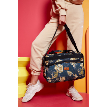 Könnyű Fedélzeti táska Ryanair fedélzeti ingyenes méret 40 x 20 x 25 cm  USB csatlakozóval