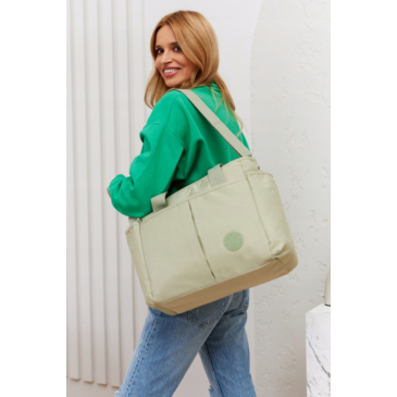 Nagyméretű női válltáska hosszúpánttal