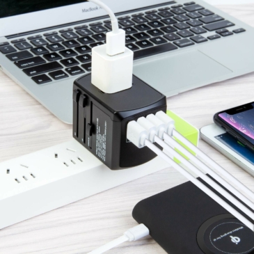 Bravo Utazási kiegészítők Világ adapter USB Töltővel SL-199-3U-T