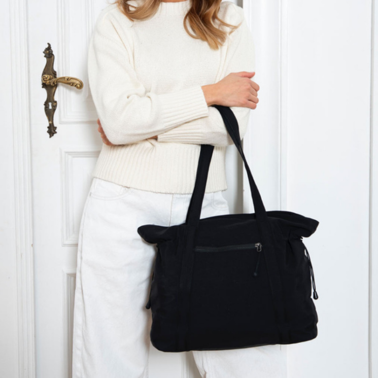 Nagyméretű Női Válltáska fekete színben