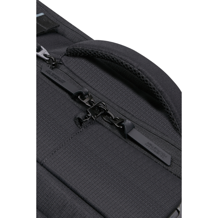 Többfunkciós American Tourister TAKE2CABIN WizzAir-Ryanair méret 55x40x20 cm 