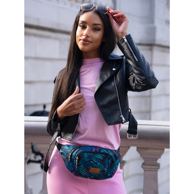 Tágas női Övtáska Divatos mintában