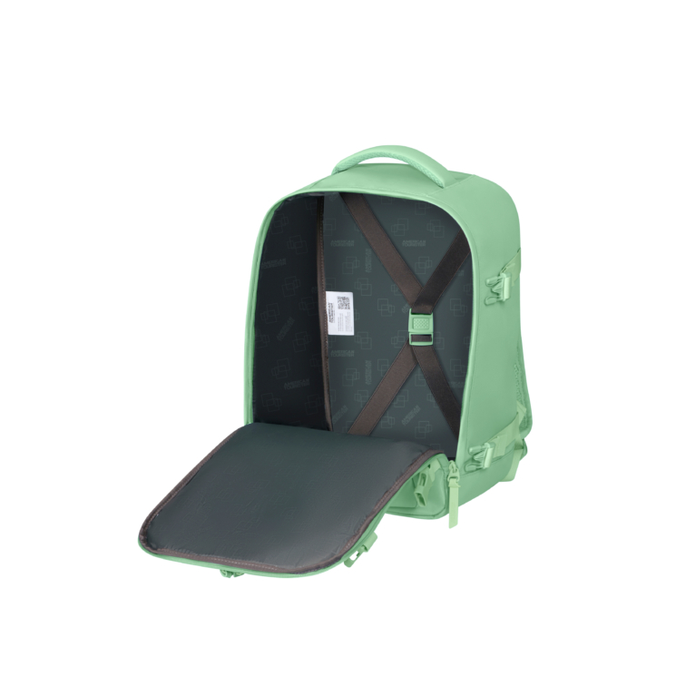 American Tourister 3 funkciós fedélzeti táska méret:40 x 25 x 20 cm Ryanair méret