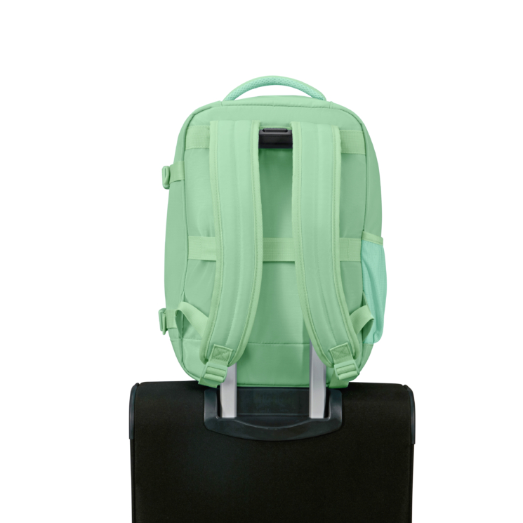 American Tourister 3 funkciós fedélzeti táska méret:40 x 25 x 20 cm Ryanair méret