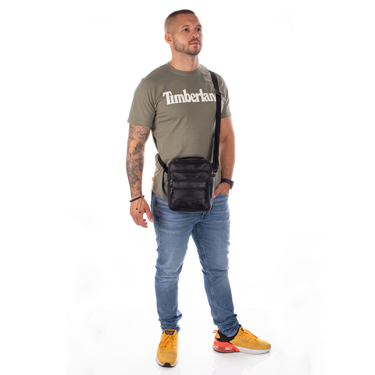 Valódi bőr férfi oldaltáska fekete színben