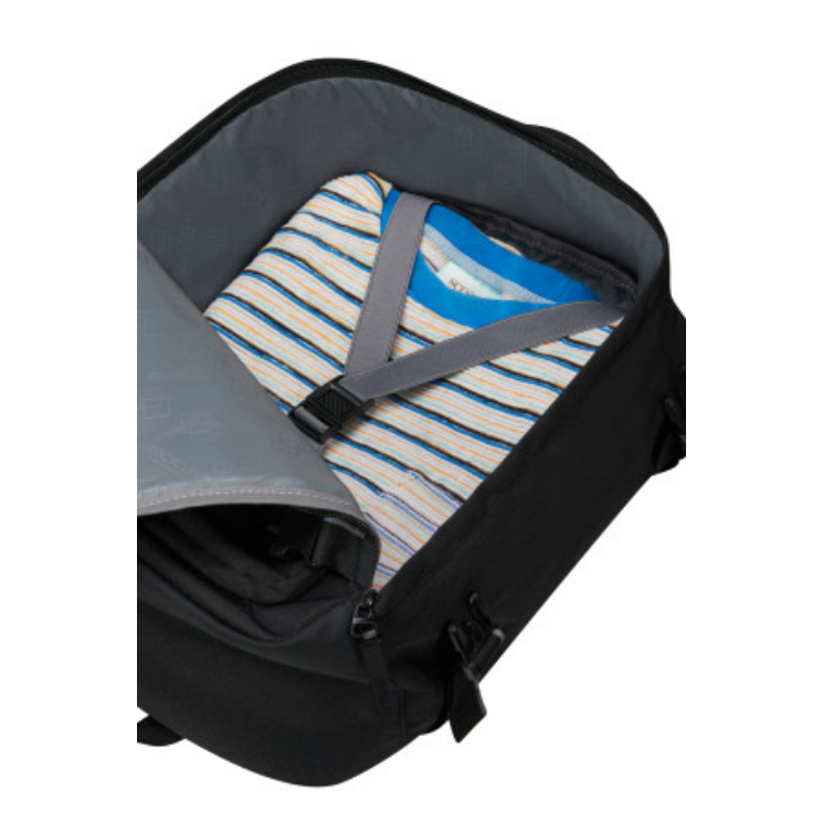 American Tourister 3 funkciós hátizsák méret:40 x 25 x 20 cm Ryanair méret