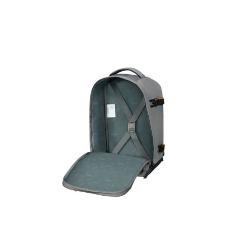 American Tourister 3 funkciós hátizsák méret:40 x 25 x 20 cm Ryanair méret