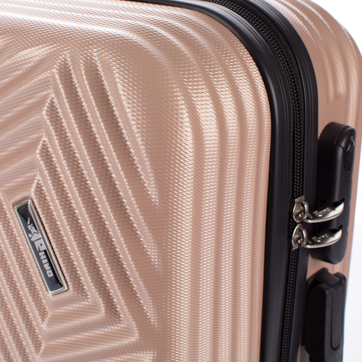 Bőrönd kabin méret ÚJ WIZZAIR RYANAIR méret levehető kerékkel