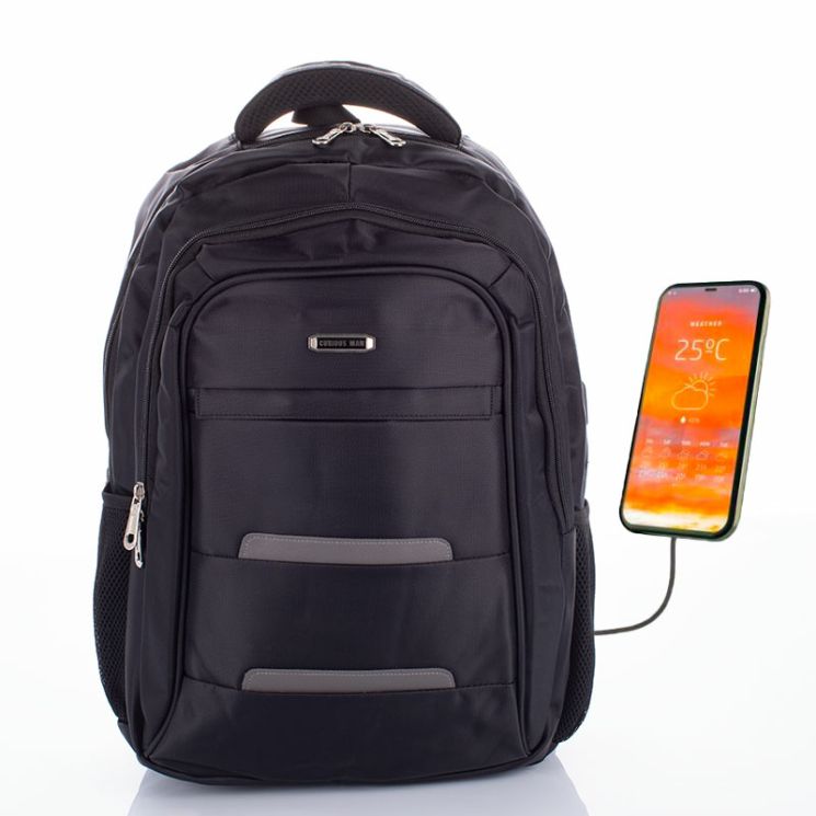 WizzAir méretű laptophátizsák 40 x 30 x 20 cm USB töltővel