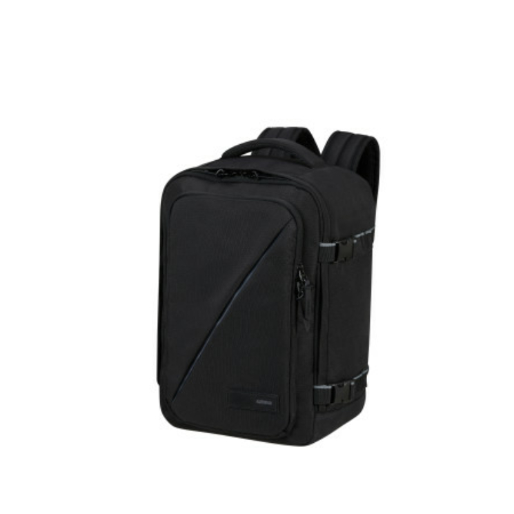 American Tourister 3 funkciós hátizsák méret:40 x 25 x 20 cm Ryanair méret