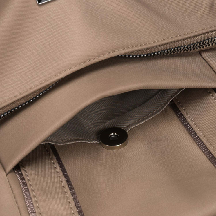 Többfunkciós női városi hátizsák bézs színben- Peterson