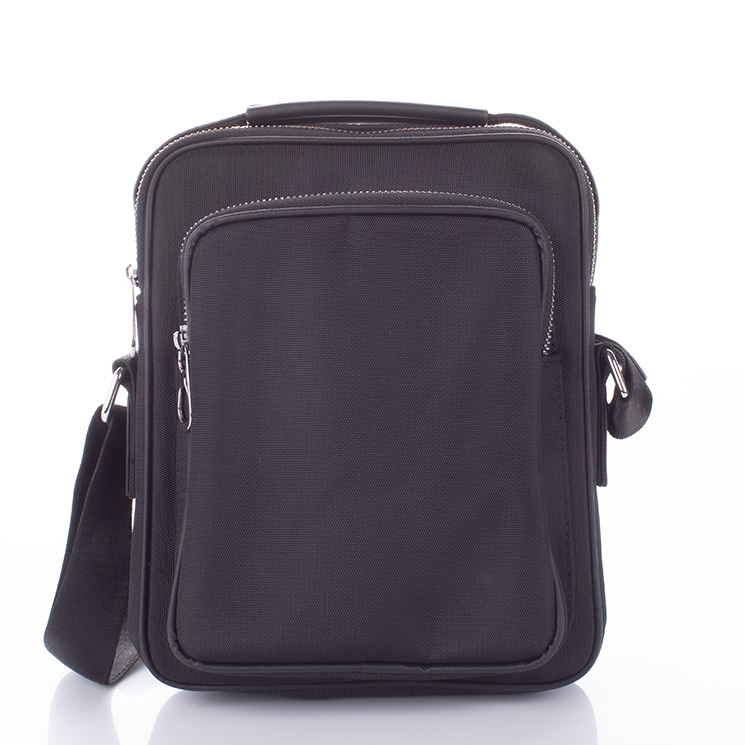 Férfi oldaltáska fekete színben