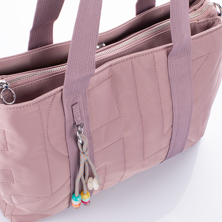 Nagyméretű női válltáska hosszúpánttal