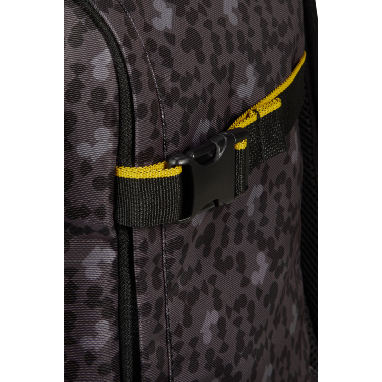 American Tourister TAKE2CABIN Disney Mickey  fedélzeti táska Ryanair méret: 40 x 25 x 20 cm 