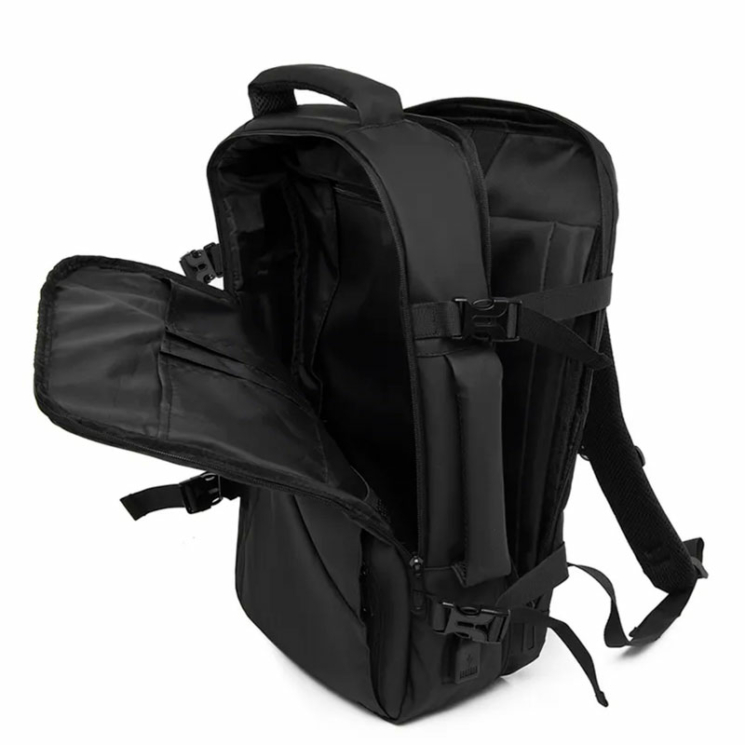 Laptophátizsák kabinméretű / bővíthető / USB töltővel