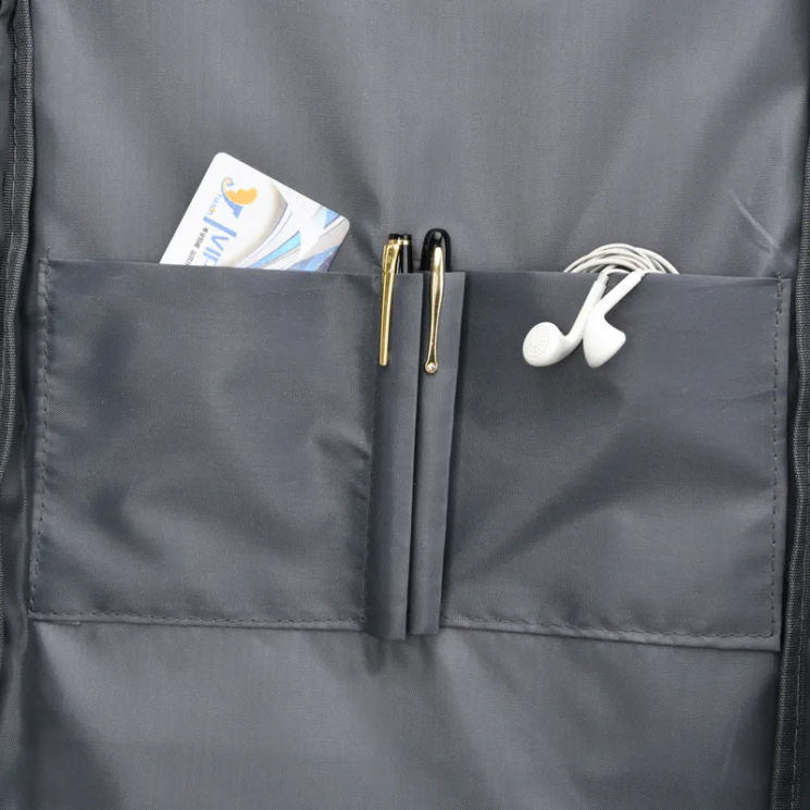 Kabin méretű laptophátizsák USB csatlakozóval / bővíthető