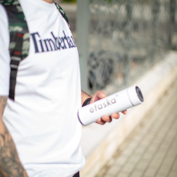 Okos termosz utazáshoz fekete színben