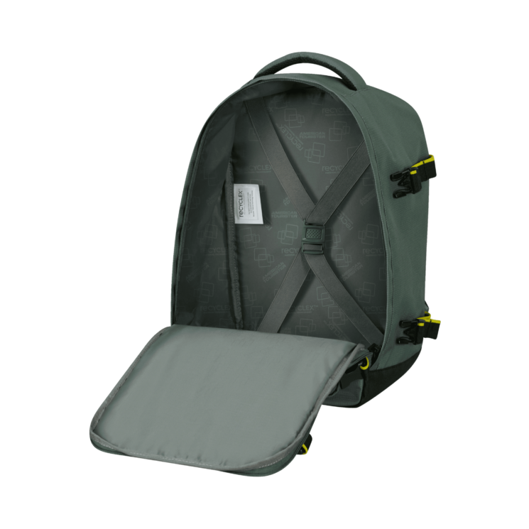 American Tourister 3 funkciós hátizsák méret:40 x 25 x 20 cm Ryanair méret