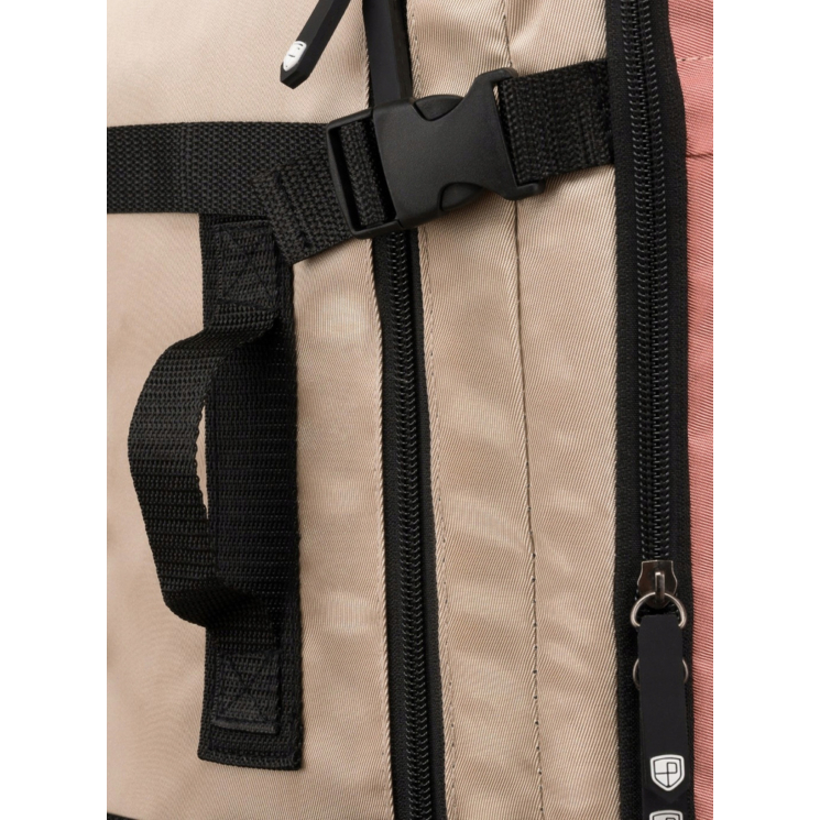 Peterson 3- Funkciós Tágas Utazó Hátizsák, WizzAir méretű 40x30x20cm, USB csatlakozóval