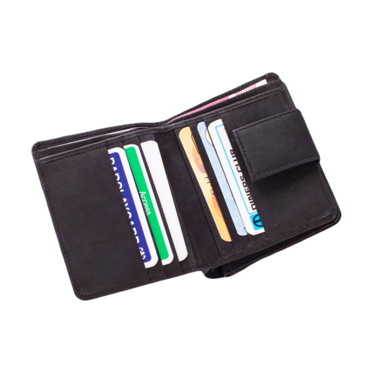 Pénztárca fekete színben sok kártyatartóval