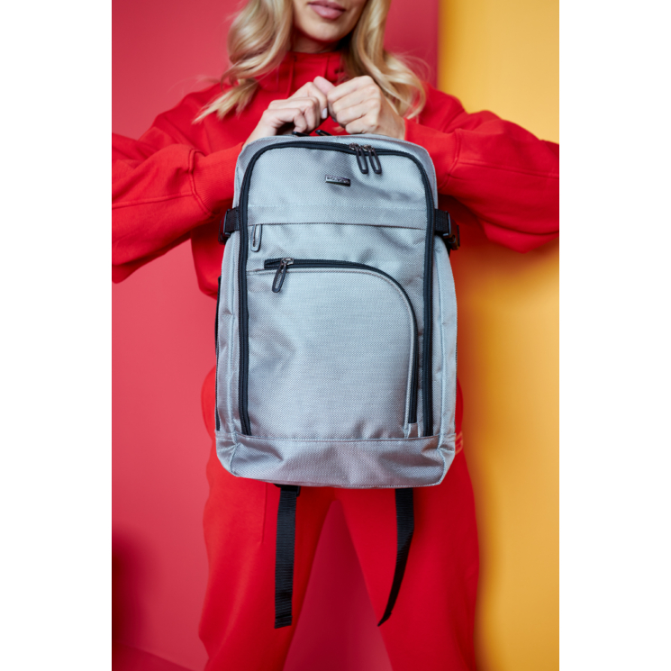 Peterson 3- Funkciós Utazó Hátizsák WizzAir méretű 40x30x20cm