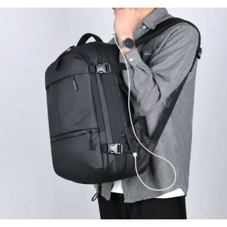 Vízálló fedélzeti méretű hátizsák USB töltővel bővíthető