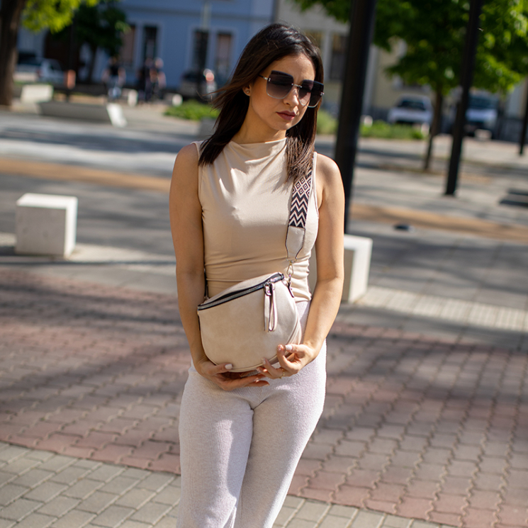 Keresztpántos női oldaltáska 