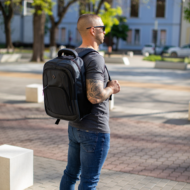 Aoking  laptophátizsák fekete színben