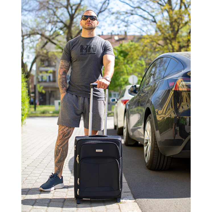 Travelway Prémium Bőrönd Kabin méret Diplomata kék színben WIZZAIR méret