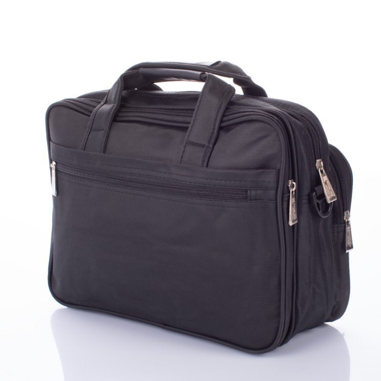 Fekete üzleti táska laptoptartóval 