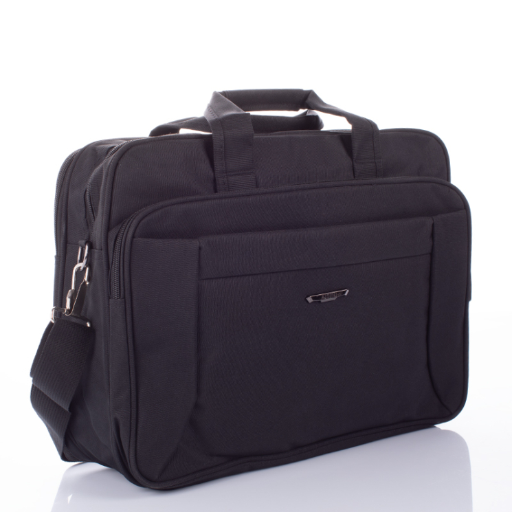 Fekete üzleti táska laptoptartóval 