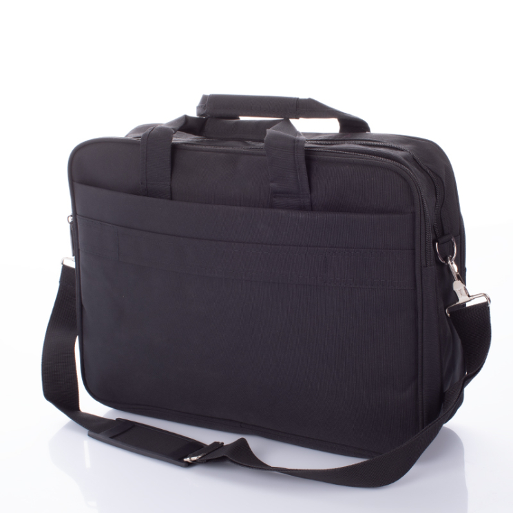 Fekete üzleti táska laptoptartóval 