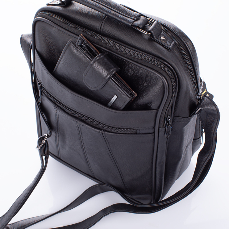 Valódi bőr férfi oldaltáska fekete színben 