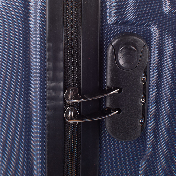 Bőrönd kabin méret 55x40x20cm dupla kerékkel