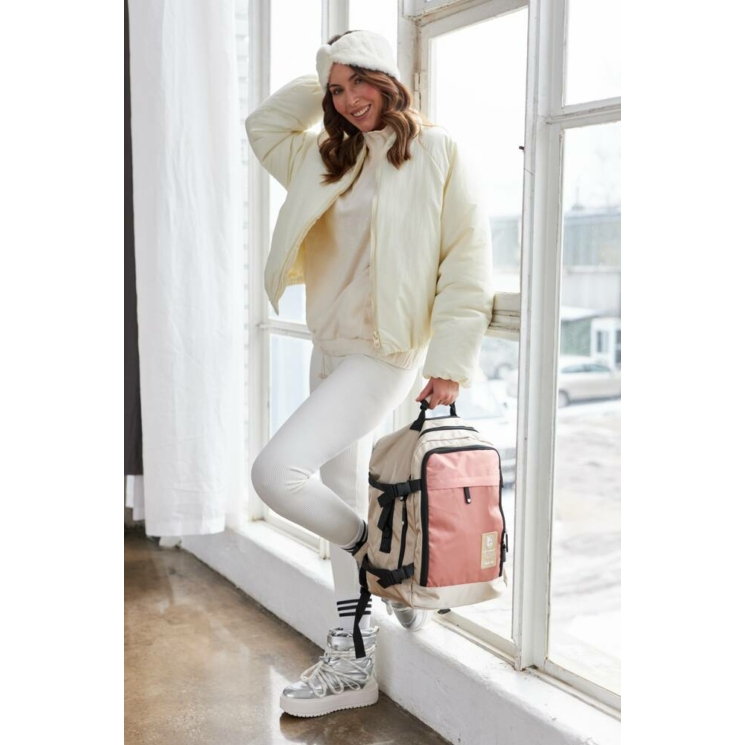 Peterson 3- Funkciós Tágas Utazó Hátizsák, WizzAir méretű 40x30x20cm, USB csatlakozóval