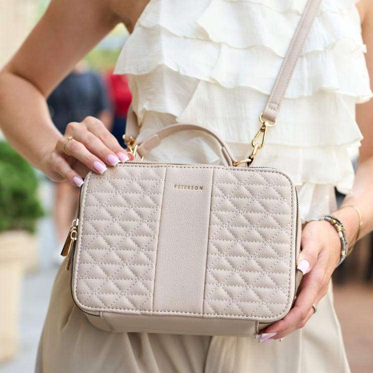 Elegáns női oldaltáska