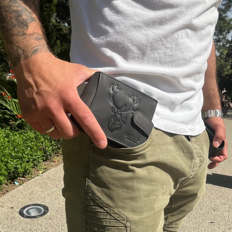 Szarvas mintás bőr férfi pénztárca díszdobozban RFID rendszerrel