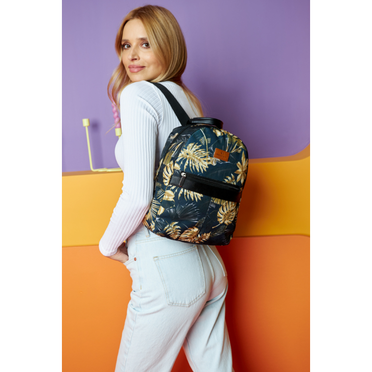 Tágas női városi hátizsák divatos mintában